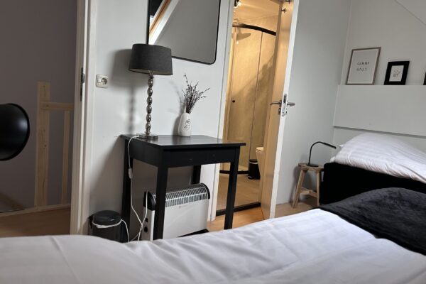 Mariafarm-slaapkamer 2 vedieping met badkamer-luxe 4 persoonskamer